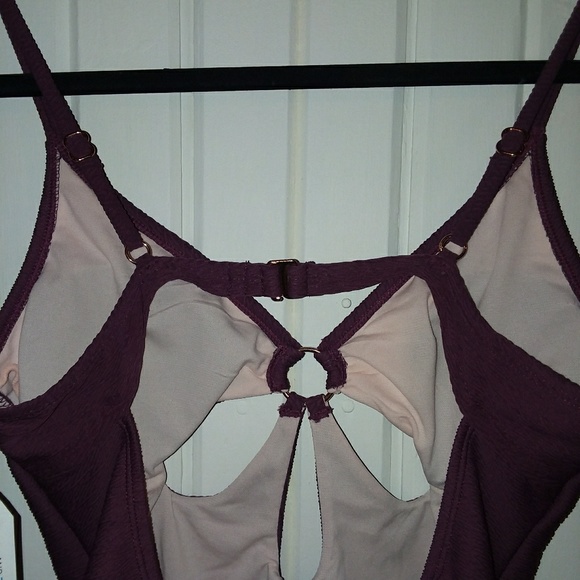 Time and Tru bathing suit - Picture 2 of 4